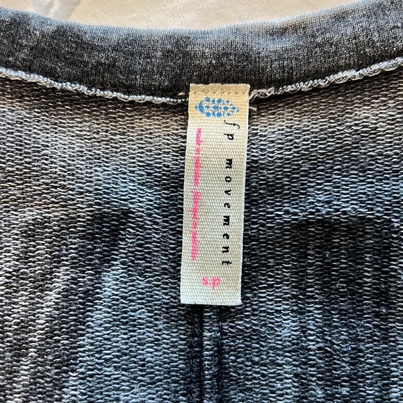 Free People Movement lightweight fleece top - Picture 5 of 7